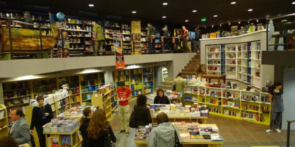 интериор на книжарница