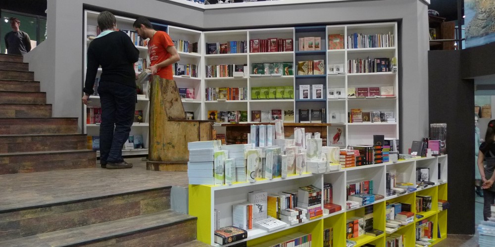 интериор на книжарница